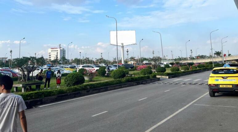 海防吉碑機(jī)場廣告